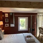 Lo Componairo Bed & Breakfast Pouzols