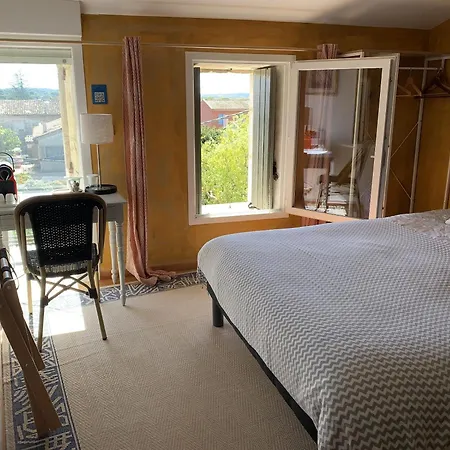 D'hotes Lo Componairo Bed and Breakfast 3*